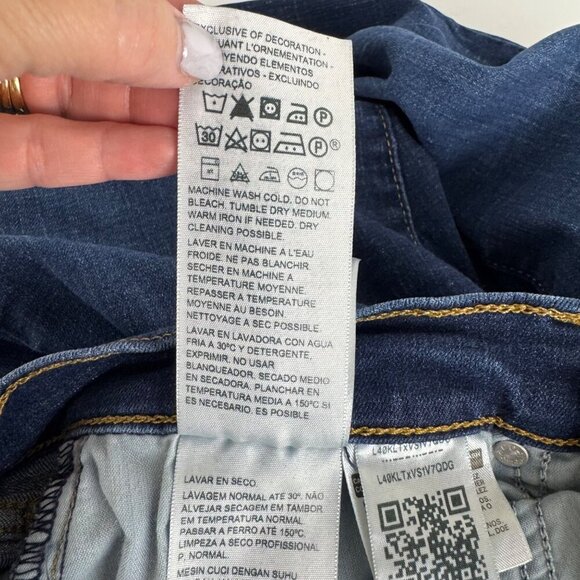 Levi's NEW Classic Bootcut Dark Wash Blue Denim Jeans W28 L32 Women's Size 6 - Picture 12 of 13